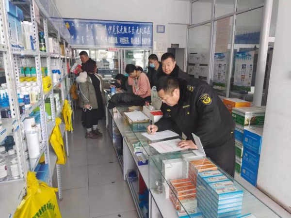 陈巴尔虎旗农牧业综合行政执法大队开展“双随机、一公开”兽药经营专项检查
